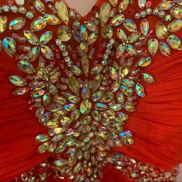 Gorgeous XS Red Halter Gown Prom - Picture 9 of 9